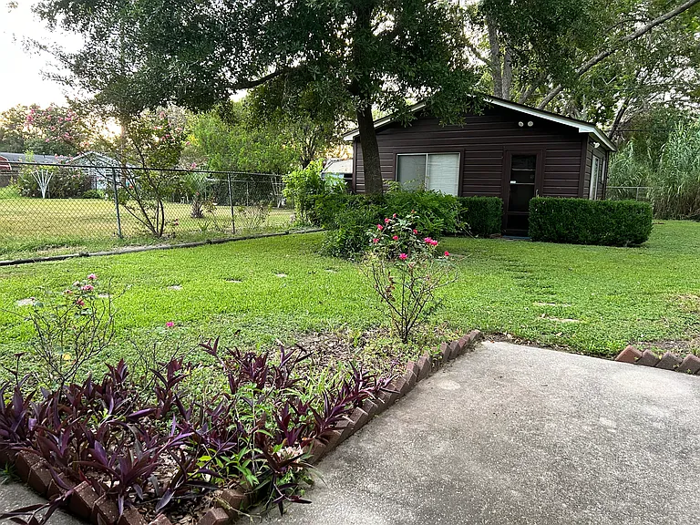 7214 Sharpview Dr — Photo 20