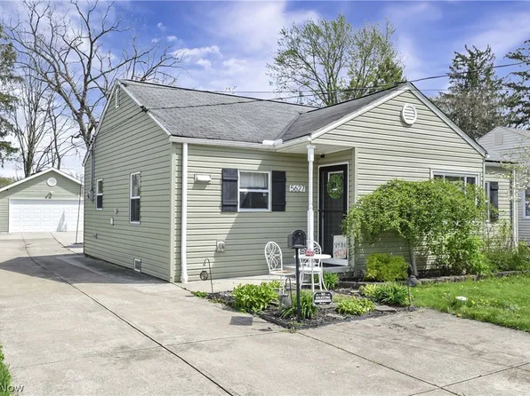 5627 Burns Rd, North Olmsted, OH 44070