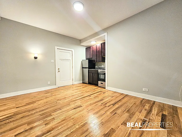 4546 North Damen — Photo 9