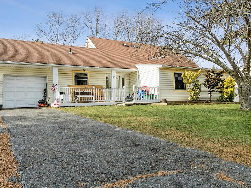 2nd image of 64 White Pine Way