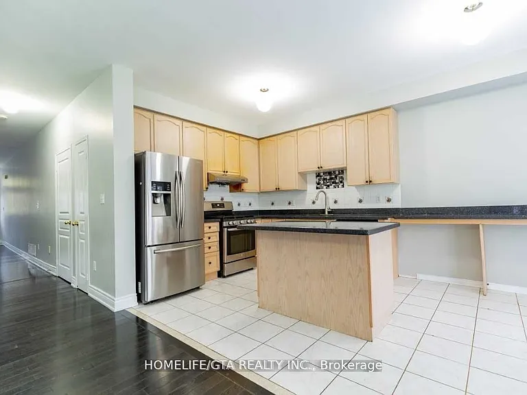 154 Goldenwood Cres — Photo 9