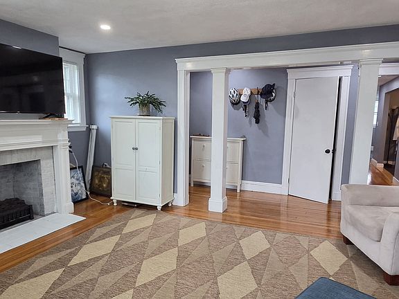 3rd image of 21 Orlando Ave #1