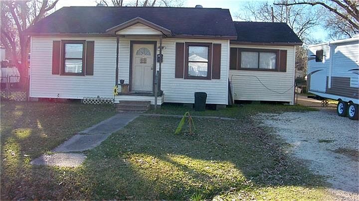 1st image of 107 Begonia Ln