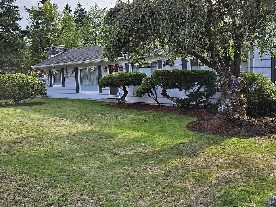 Yearley Dr NE