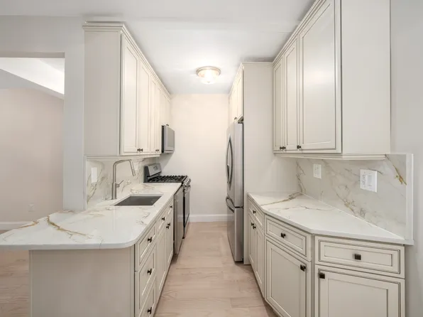 345 Riverside Drive 2H image 2 of 6