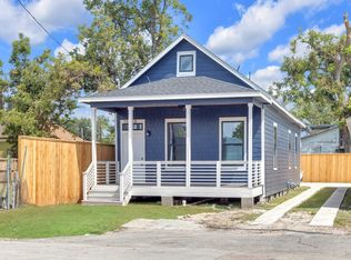 1708 Gentry St #A-B, Houston, TX 77009