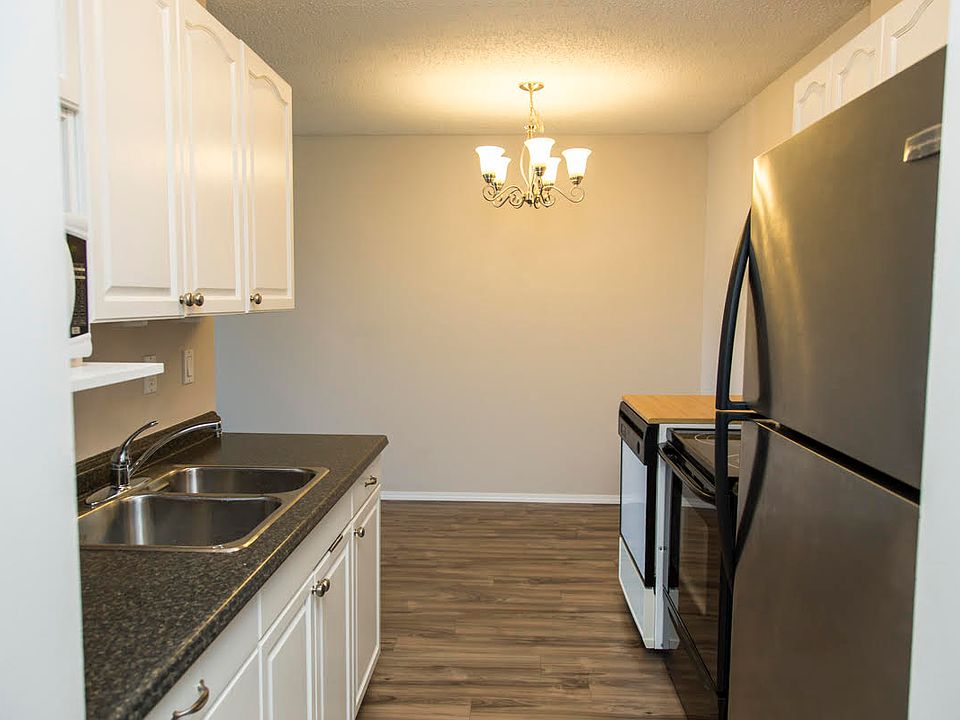1st image of 1810 Summit Dr #59