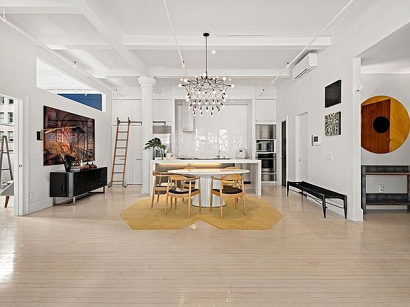 4th image of 32 W 20th St APT 9A
