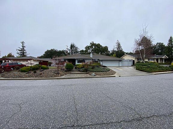 2nd image of 19745 Glen Brae Dr