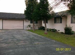 2929 W Lawn Ct, Merced, CA 95348