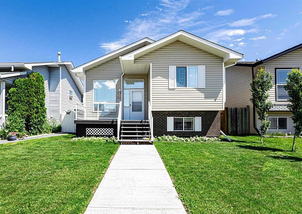 1st image of 13 E Duval Cres