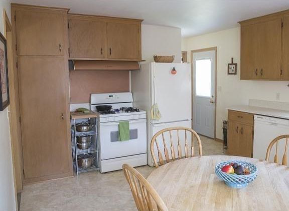 Eat-in Kitchen
