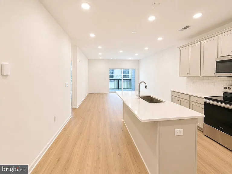 421 Washington St #1103 — Photo 12