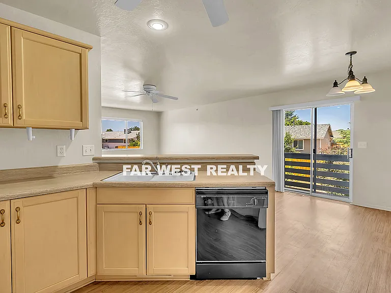 4032 N Viewpoint Dr #D — Photo 12