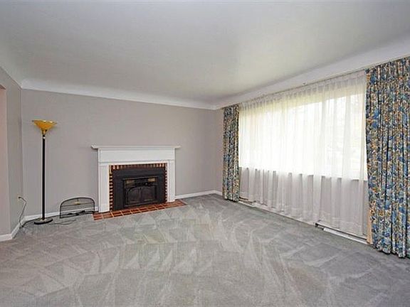 4th image of 1615 Barnsdale Ct