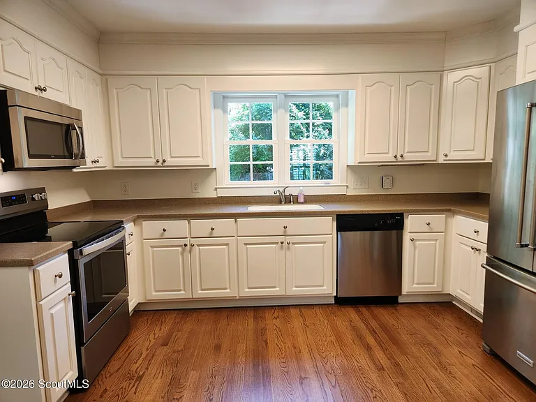 110 Jacobs Rd — Photo 10