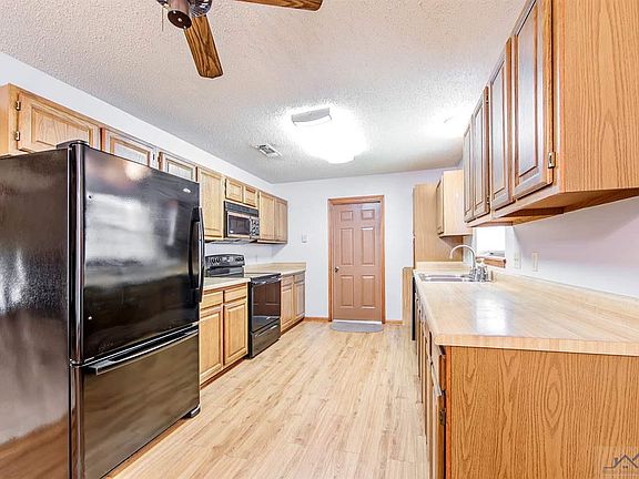 5th image of 309 Asphodel St