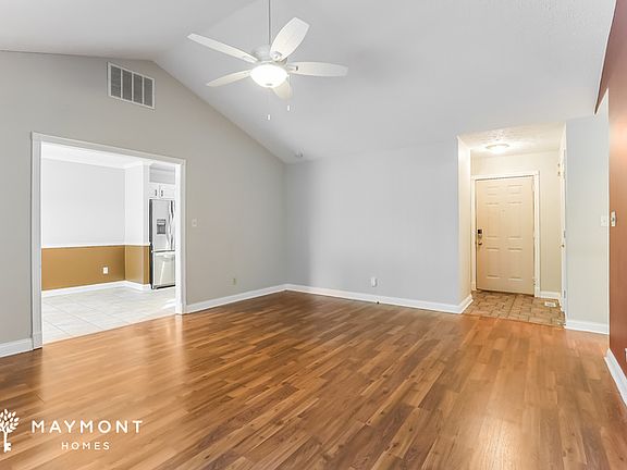 3rd image of 667 Aspen Ct