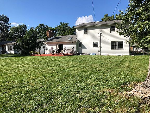5th image of 608 Wilson Dr