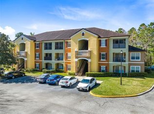 802 Crest Pines Dr APT 813, Orlando, FL 32828