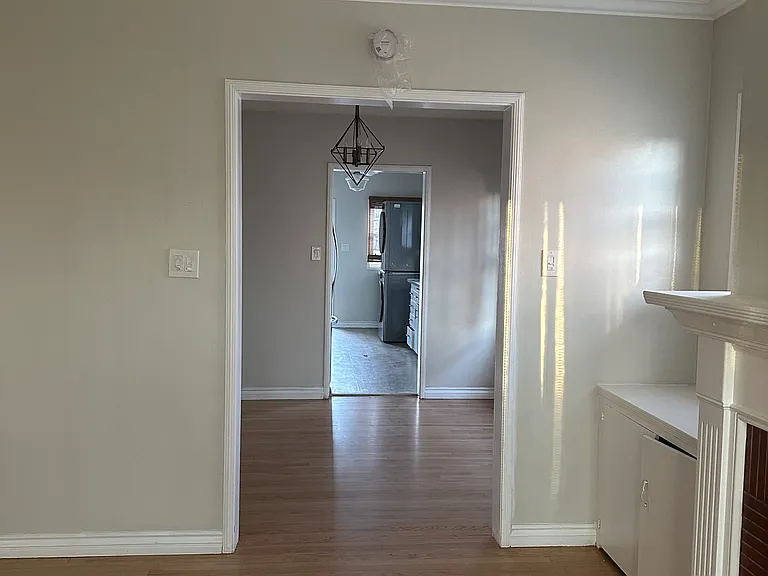Magnolia Ave — Photo 6