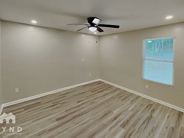 214 Aspen Dr — Photo 6