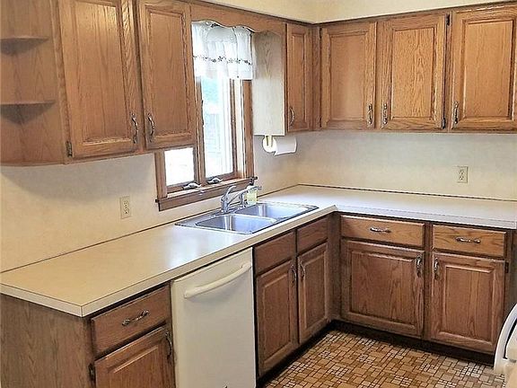3rd image of 160 Traverse Blvd