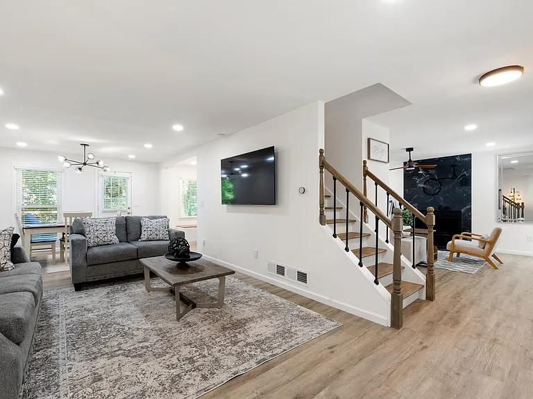 5044 Waterford Dr SW — Photo 4