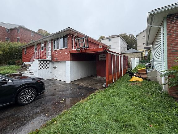 3rd image of 27 Dillon St
