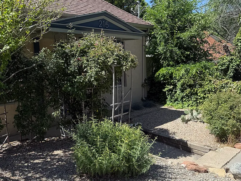 215 W Reed Ave — Photo 2