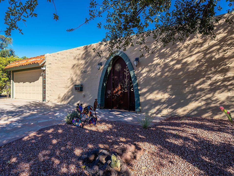 1st image of 3240 E Minnezona Cir