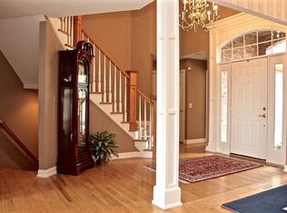 8071 English Garden Ct, Maumee, OH 43537