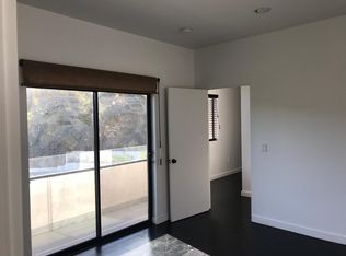 8458 Kirkwood Dr, Los Angeles, CA 90046