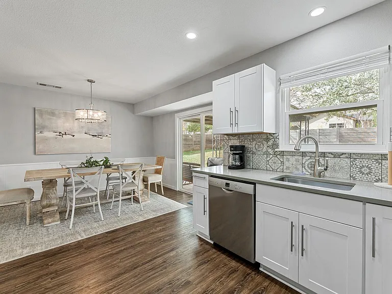 8508 Bradford Dr — Photo 12