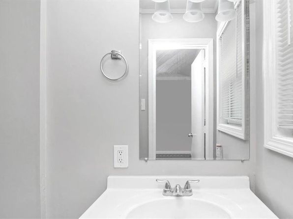 6884 Stephens Dr, Rex, GA 30273