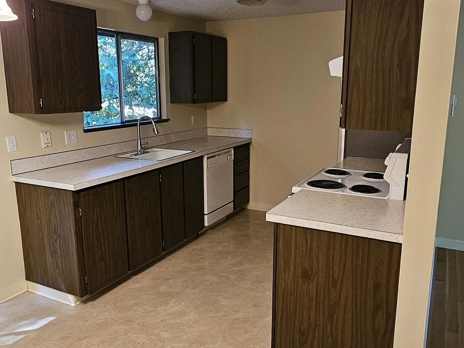 3 bed, 1040 sqft, $2,835 — Photo 4