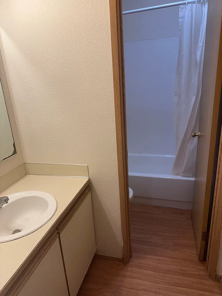 3 bed, 1.5 bath, 687 sqft, $1,900 — Photo 3