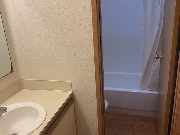 3rd image of 4253 8th Ave NE APT 102