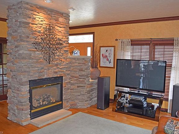 3rd image of 6462 Inland Shores Dr