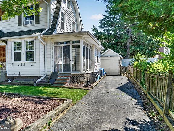 5th image of 51 Windsor Ave