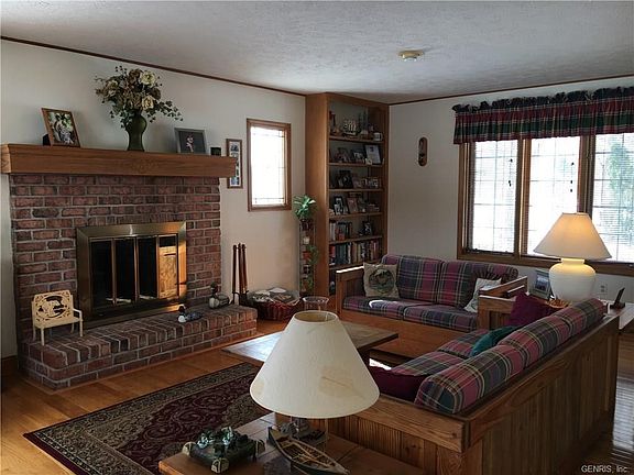 2nd image of 321 County Road 28