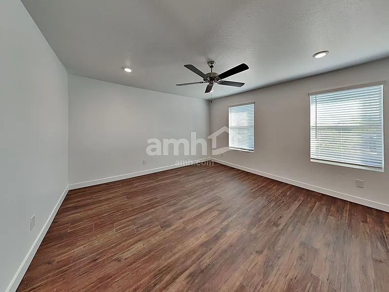 18449 W Honeysuckle Dr — Photo 9