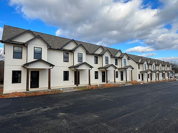 2nd image of 105 Macy Way