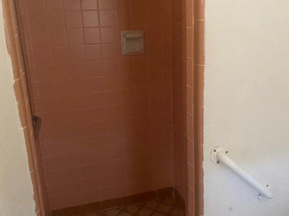 4th image of 3805 Broadway APT 5