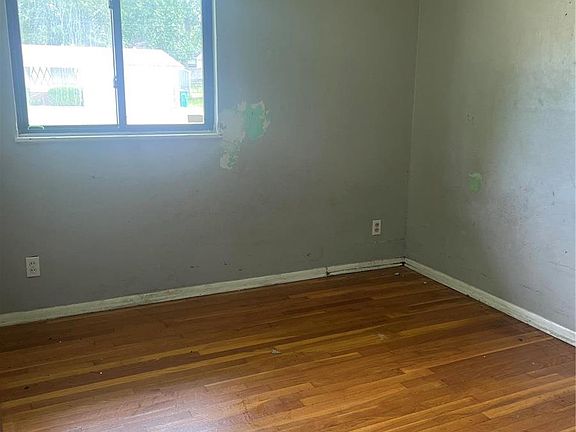 4th image of 2272 Burwell Dr