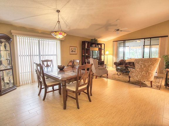 3rd image of 4808 Boxwood Cir