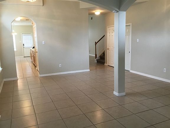 3rd image of 1631 Trail Oaks Ct