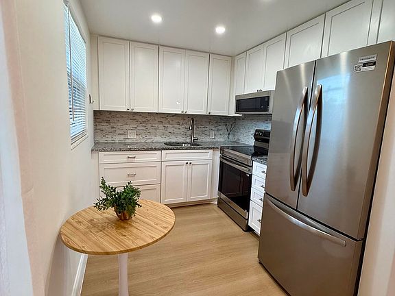 4th image of 402 Brighton J #J