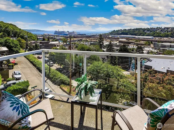 2221 Gilman Drive W #303, Seattle, WA 98119