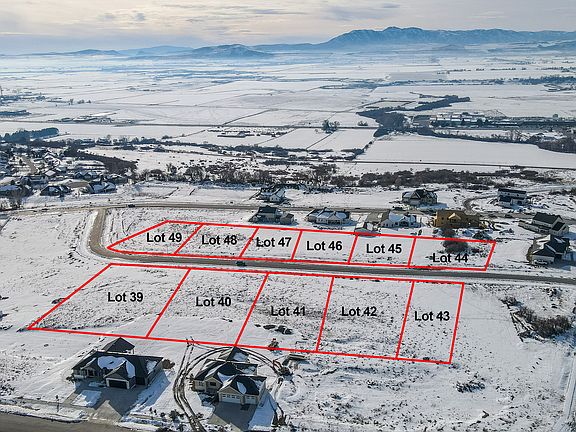 3rd image of 687 N Cherry Ridge Ln